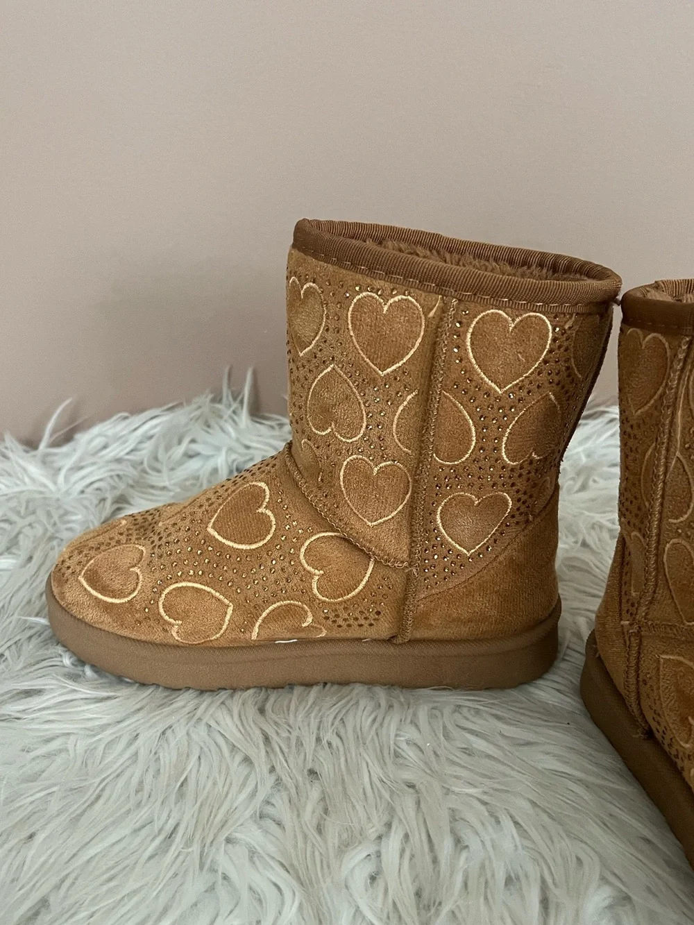 {Tahari} Faux Fur Boots with Embroidered Hearts & Rhinestones - Youth 12